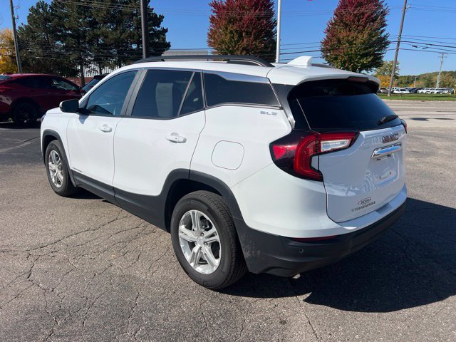 Used 2023 GMC Terrain SLE w/ Driver Convenience Package FWD image 7