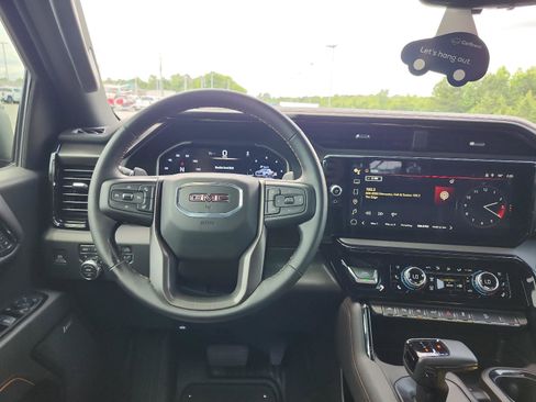 Certified 2024 GMC Sierra 1500 AT4 w/ Technology Package AWD/4WD image 18