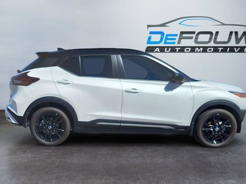 Used 2021 Nissan Kicks SR FWD image 2