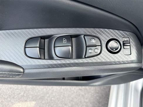 Used 2025 Nissan Altima 2.5 SV FWD image 12