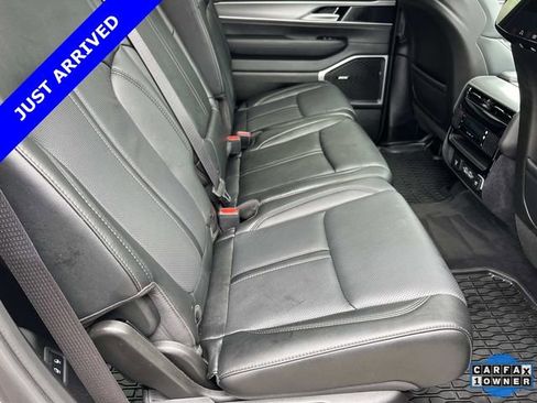 Certified 2024 Jeep Wagoneer Series II w/ Convenience Group I AWD/4WD image 24