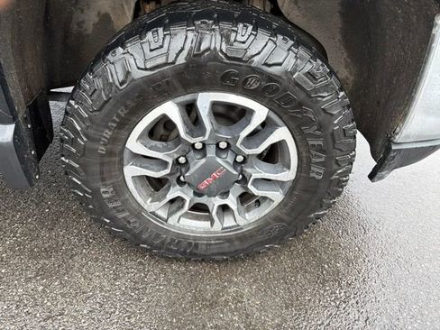 Used 2021 GMC Sierra 2500 SLE w/ SLE Convenience Package AWD/4WD image 9
