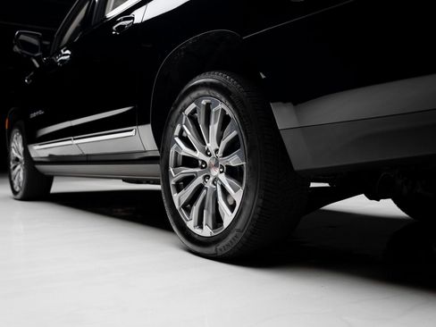 Used 2023 GMC Yukon XL Denali image 77