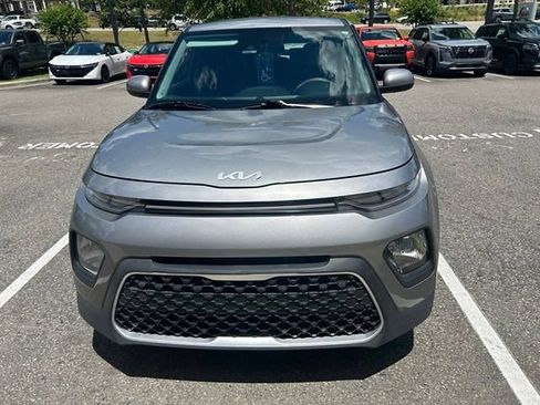 Certified 2022 Kia Soul LX w/ Technology Package FWD image 9