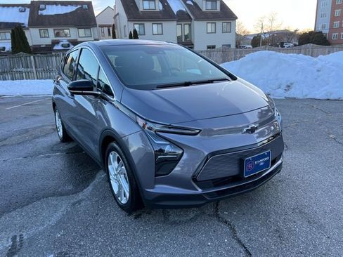 Used 2022 Chevrolet Bolt LT image 2
