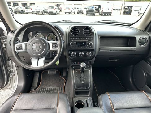 Used 2011 Jeep Patriot 70th Anniversary image 17