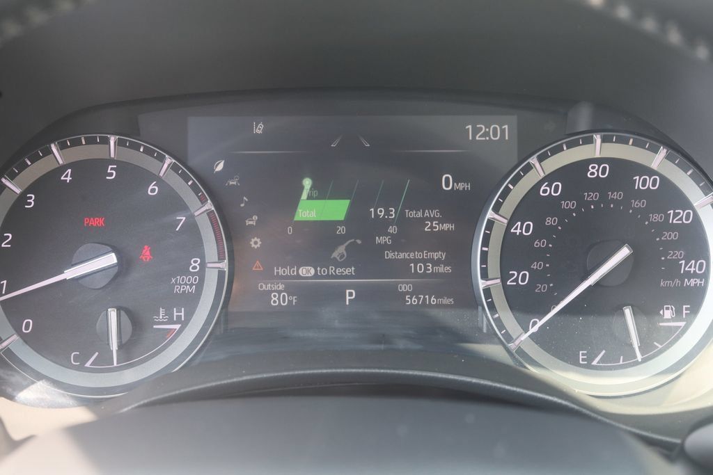 Certified 2021 Toyota Highlander XLE AWD/4WD image 36
