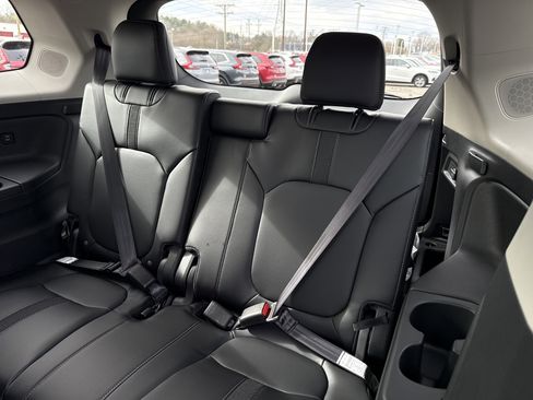 New 2025 Honda Pilot Touring image 33