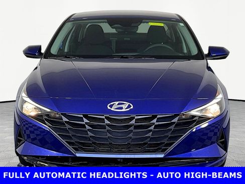 Used 2022 Hyundai Elantra SEL FWD image 2