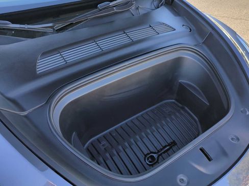 Used 2023 Tesla Model Y Performance image 29