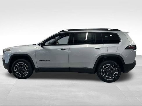 New 2026 Jeep Cherokee Laredo image 4