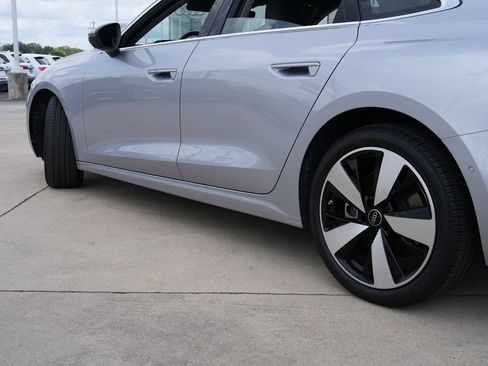 Used 2025 Audi A5 2.0T Premium w/ 19" Wheel Package AWD/4WD image 10