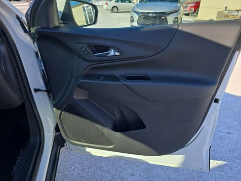 Used 2024 Chevrolet Equinox LT image 42