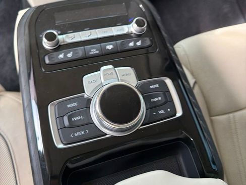 Used 2022 Genesis G90 5.0 Ultimate RWD image 13