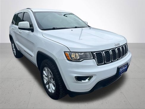Used 2021 Jeep Grand Cherokee Laredo AWD/4WD image 5