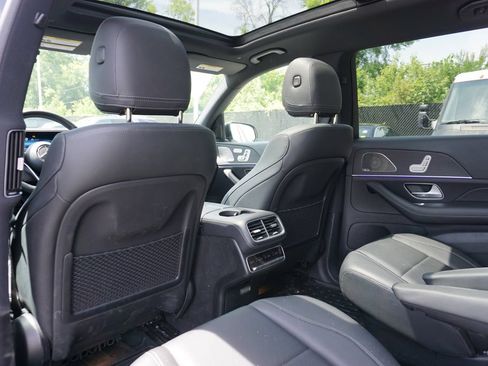 Certified 2025 Mercedes-Benz GLS 450 4MATIC image 11
