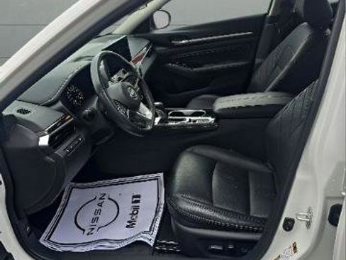 Certified 2023 Nissan Altima 2.0 SR FWD image 12