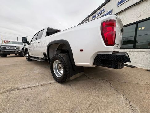 Used 2022 Chevrolet Silverado 3500 High Country image 2