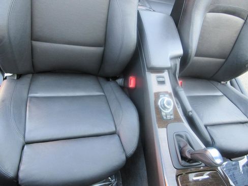 Used 2013 BMW 335i Convertible image 29