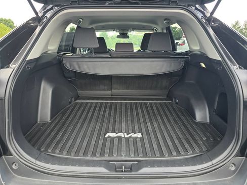 Used 2025 Toyota RAV4 XLE AWD/4WD image 13