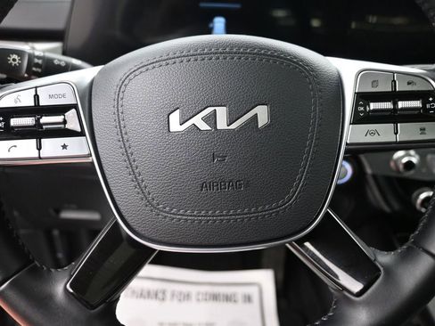 Used 2025 Kia Telluride S AWD/4WD image 17