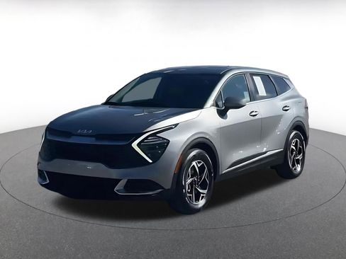 Used 2025 Kia Sportage LX image 7