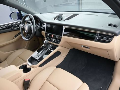 Certified 2026 Porsche Macan AWD/4WD image 30