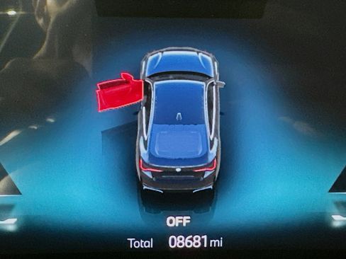 Used 2024 BMW i4 eDrive35 w/ Convenience Package image 15