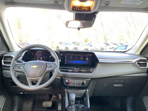 Used 2025 Chevrolet TrailBlazer LT image 31