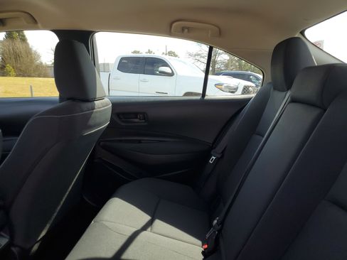 Used 2025 Toyota Corolla LE image 10