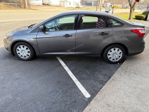 Used 2014 Ford Focus S FWD image 9