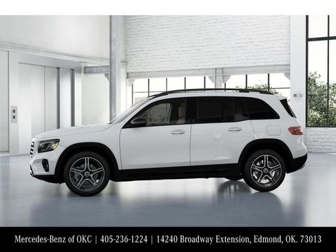 Used 2026 Mercedes-Benz GLB 250 4MATIC image 35