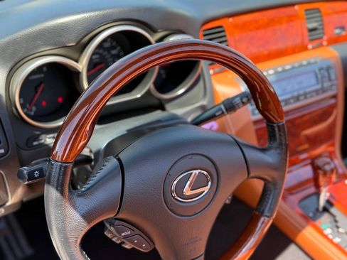 Used 2005 Lexus SC 430 Convertible w/ Preferred Accessory Pkg RWD image 94