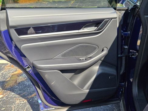 Used 2025 Porsche Macan Electric image 29