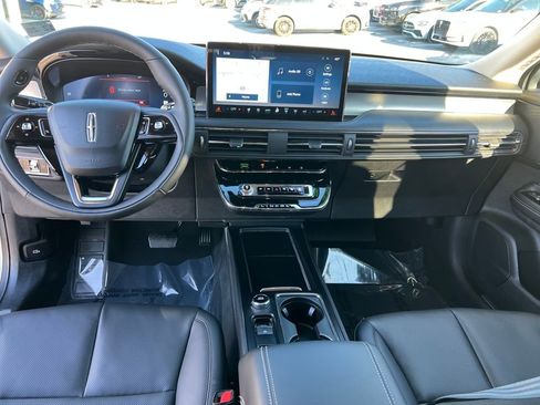 Used 2023 Lincoln Corsair AWD w/ Equipment Group 101A image 18