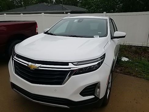 Certified 2024 Chevrolet Equinox LT AWD/4WD image 9