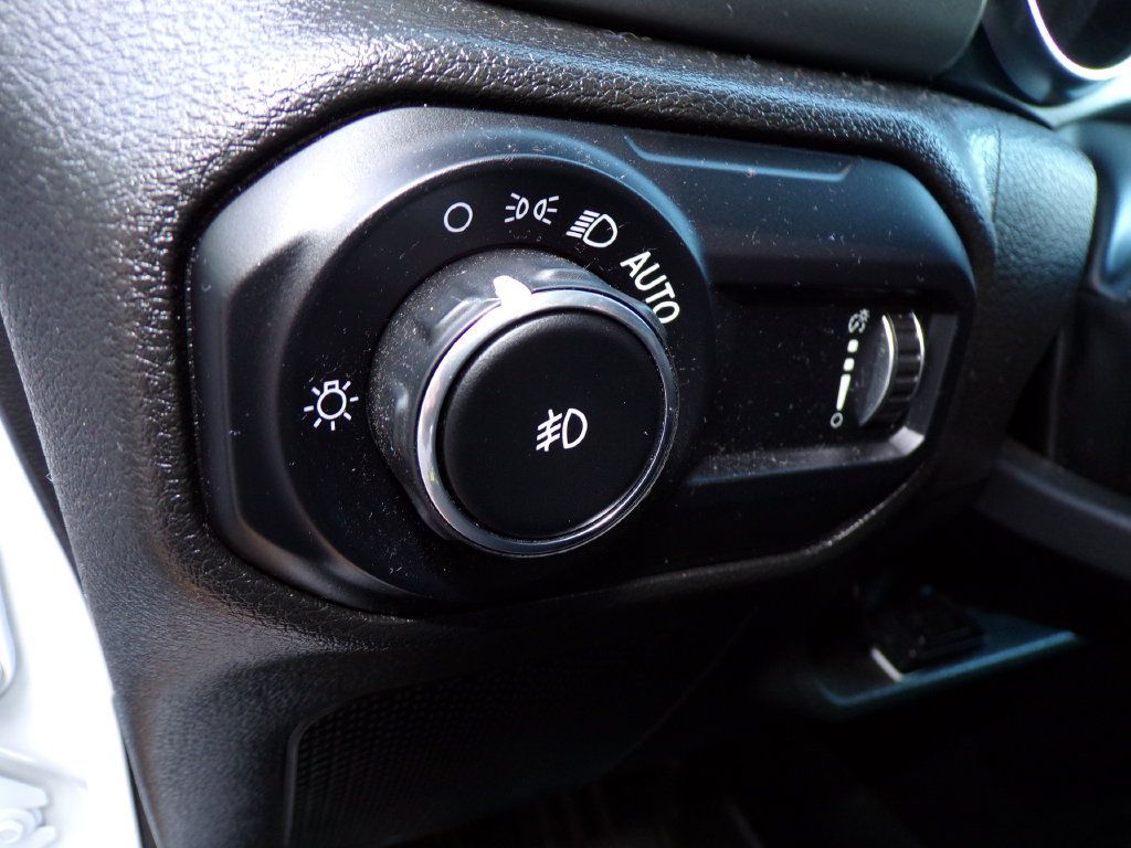 Used 2023 Jeep Wrangler Unlimited Sport AWD/4WD image 19