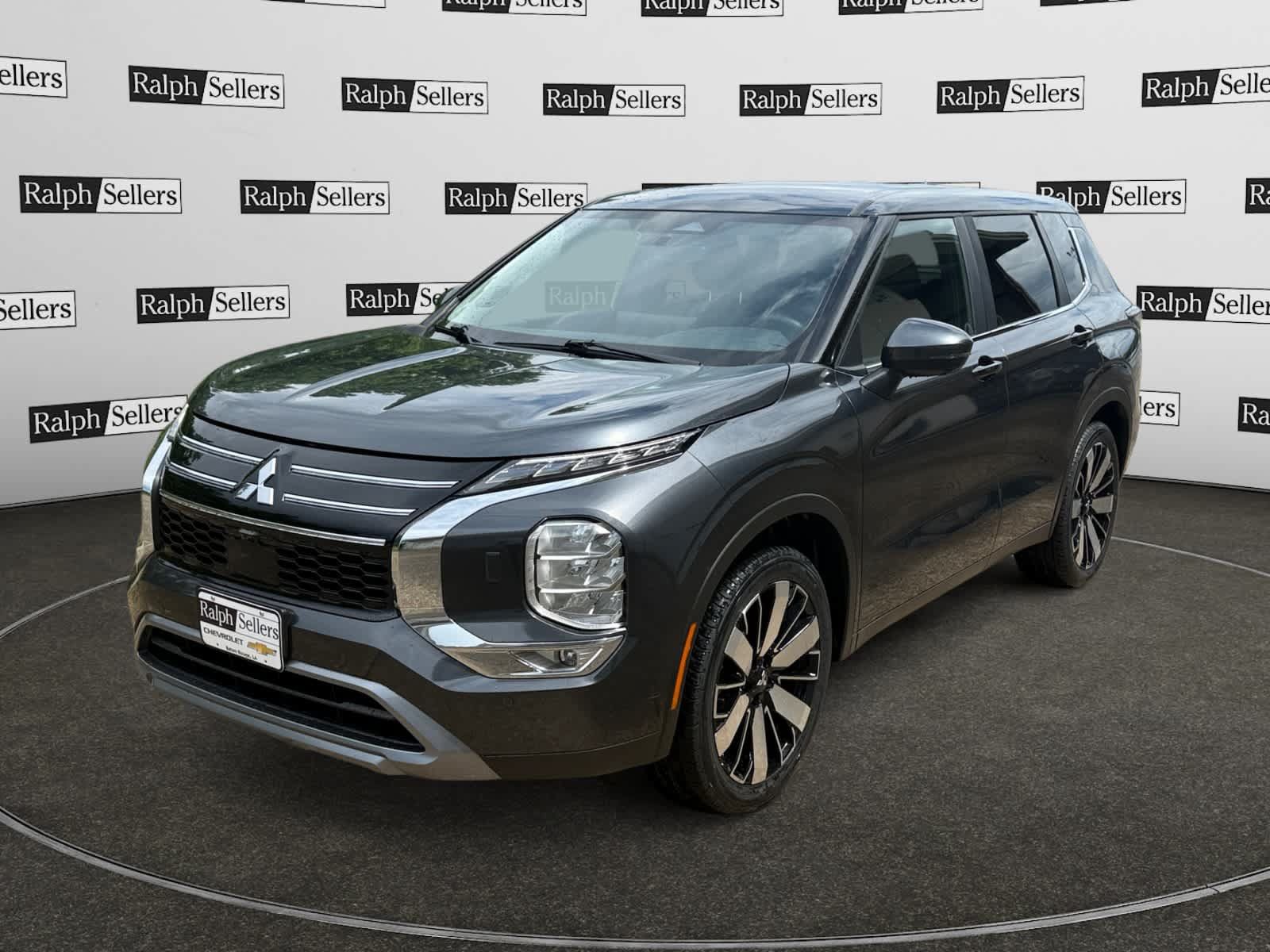 Used 2025 Mitsubishi Outlander SE AWD/4WD image 2
