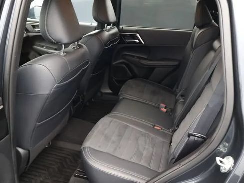 Used 2024 Mitsubishi Outlander Ralliart AWD/4WD image 15