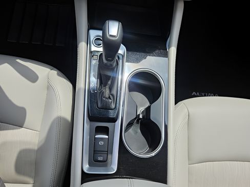 Used 2020 Nissan Altima 2.5 SL AWD/4WD image 16