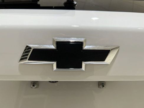 Used 2025 Chevrolet Trax RS FWD image 27