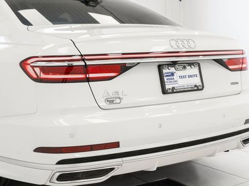 Used 2021 Audi A8 L 4.0T image 10