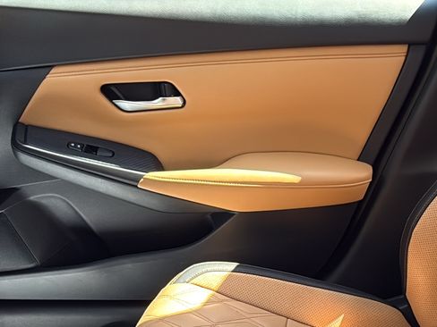 Certified 2024 Nissan Sentra SV w/ SV Premium Package FWD image 18