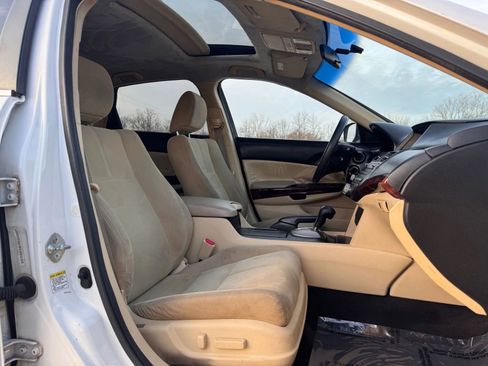 Used 2010 Honda Crosstour EX image 21