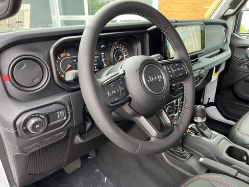 New 2026 Jeep Wrangler Unlimited Rubicon AWD/4WD image 3