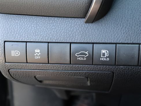 Used 2022 Toyota Camry SE FWD image 14