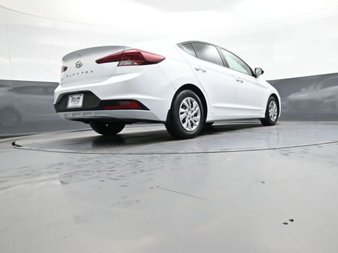 Used 2020 Hyundai Elantra SE w/ Cargo Package (C1) image 29