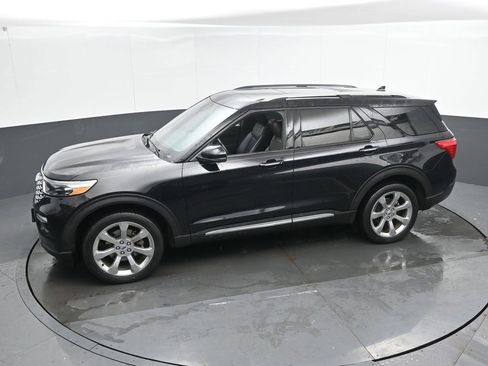 Used 2020 Ford Explorer Platinum w/ Premium Technology Package image 19