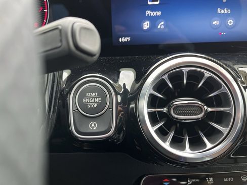 Certified 2025 Mercedes-Benz GLA 250 4MATIC image 21