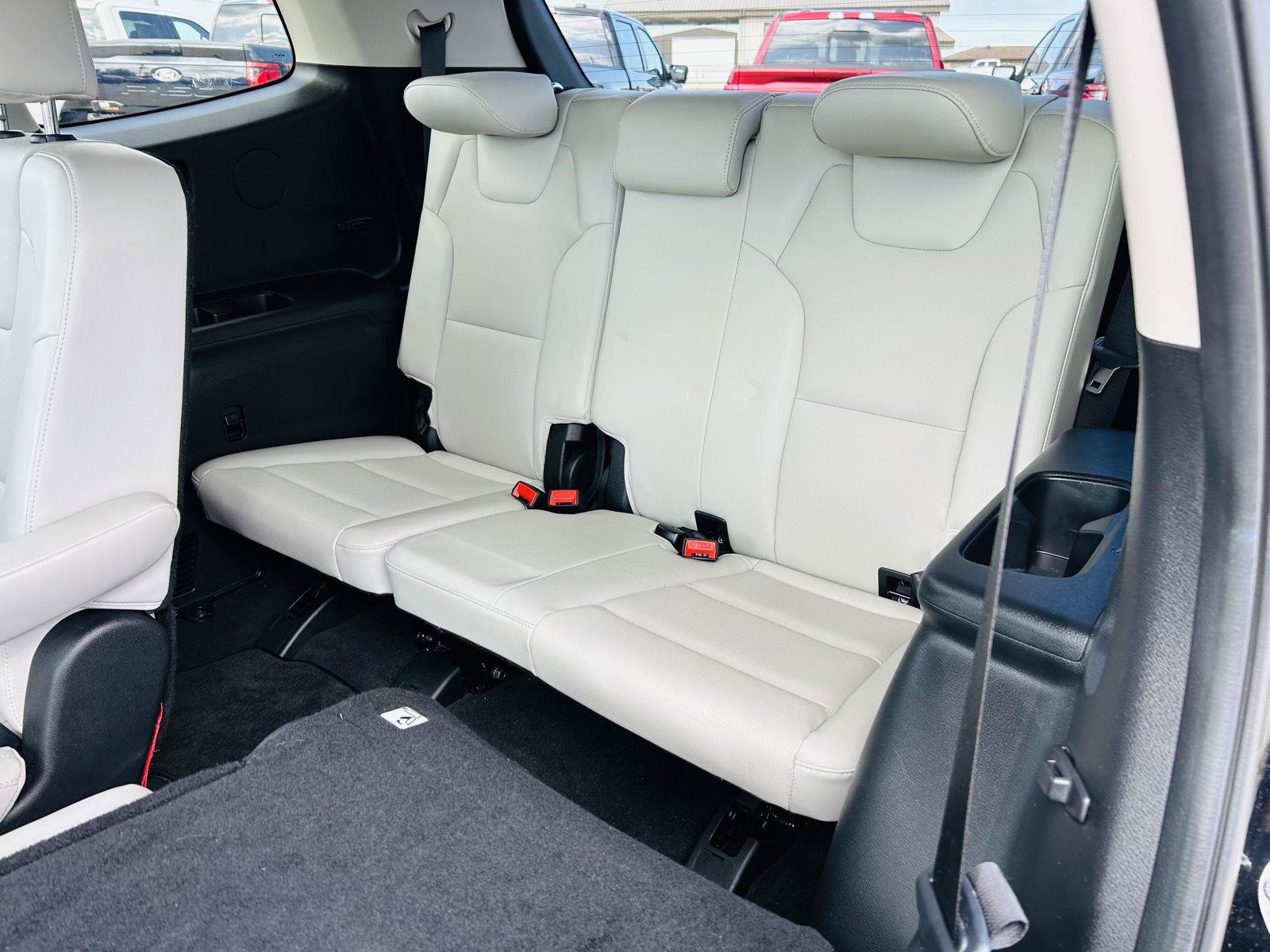 Used 2025 Kia Telluride S FWD image 27